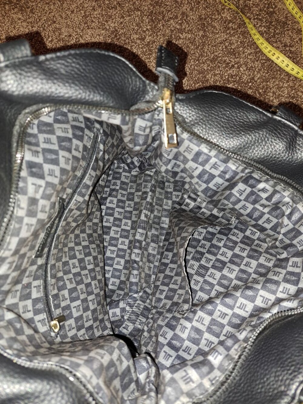 London Fog Collection Floriana satchel made from black pebbled vegan leather - Picture 9 of 10